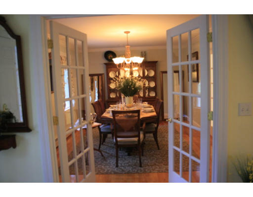 28 Manchaug Road Sutton, MA 01590 - Photo 11 of 29