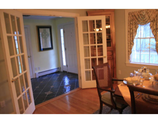 28 Manchaug Road Sutton, MA 01590 - Photo 13 of 29
