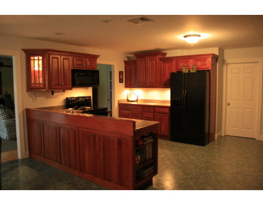 28 Manchaug Road Sutton, MA 01590 - Photo 4 of 29