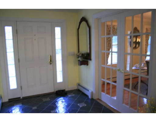 28 Manchaug Road Sutton, MA 01590 - Photo 10 of 29