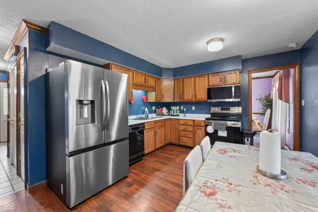 $399,900 | 8031 Edgewood Court, Plainfield, IN 46168