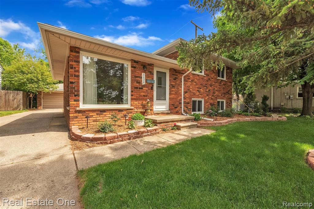 3024 Starr Road Royal Oak, MI 48073 - Photo 2 of 42