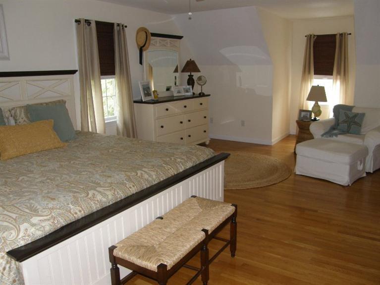 9 Shady Lane Chatham, MA 02633 - Photo 10 of 15 a living room with furniture