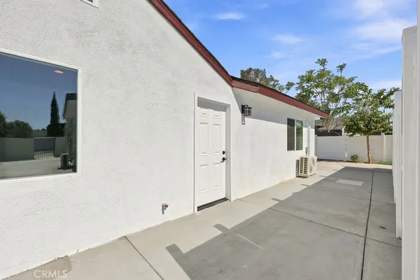 $2,900 | 11919 Burton Street, North Hollywood, CA 91605