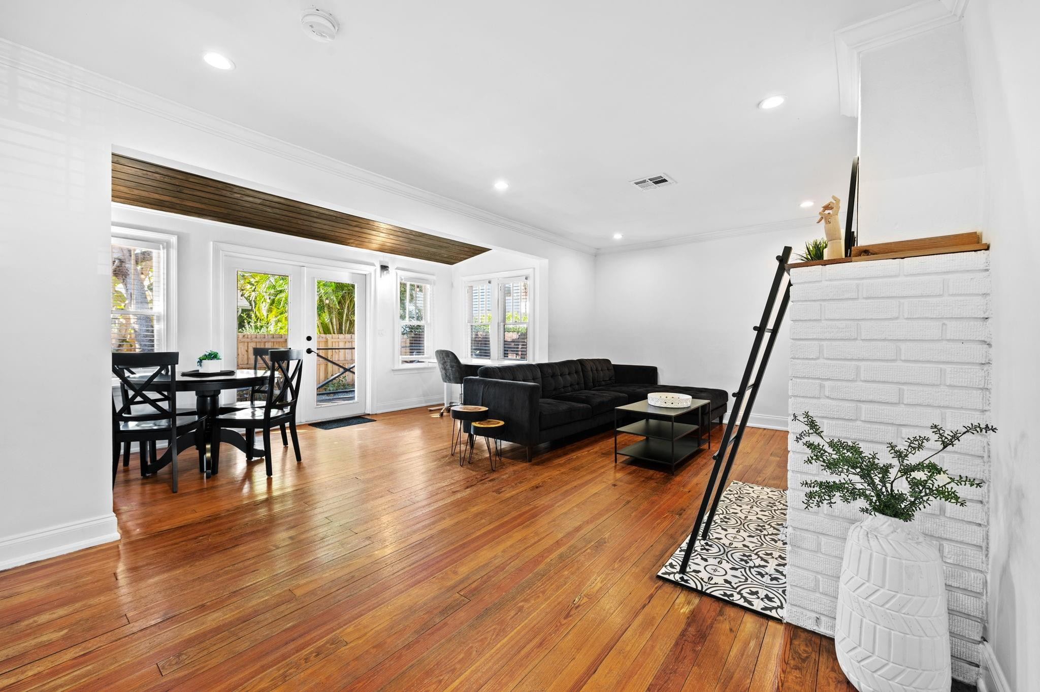 713 Northeast 17th Road Fort Lauderdale, FL 33304 - Photo 4 of 27 Photo 4