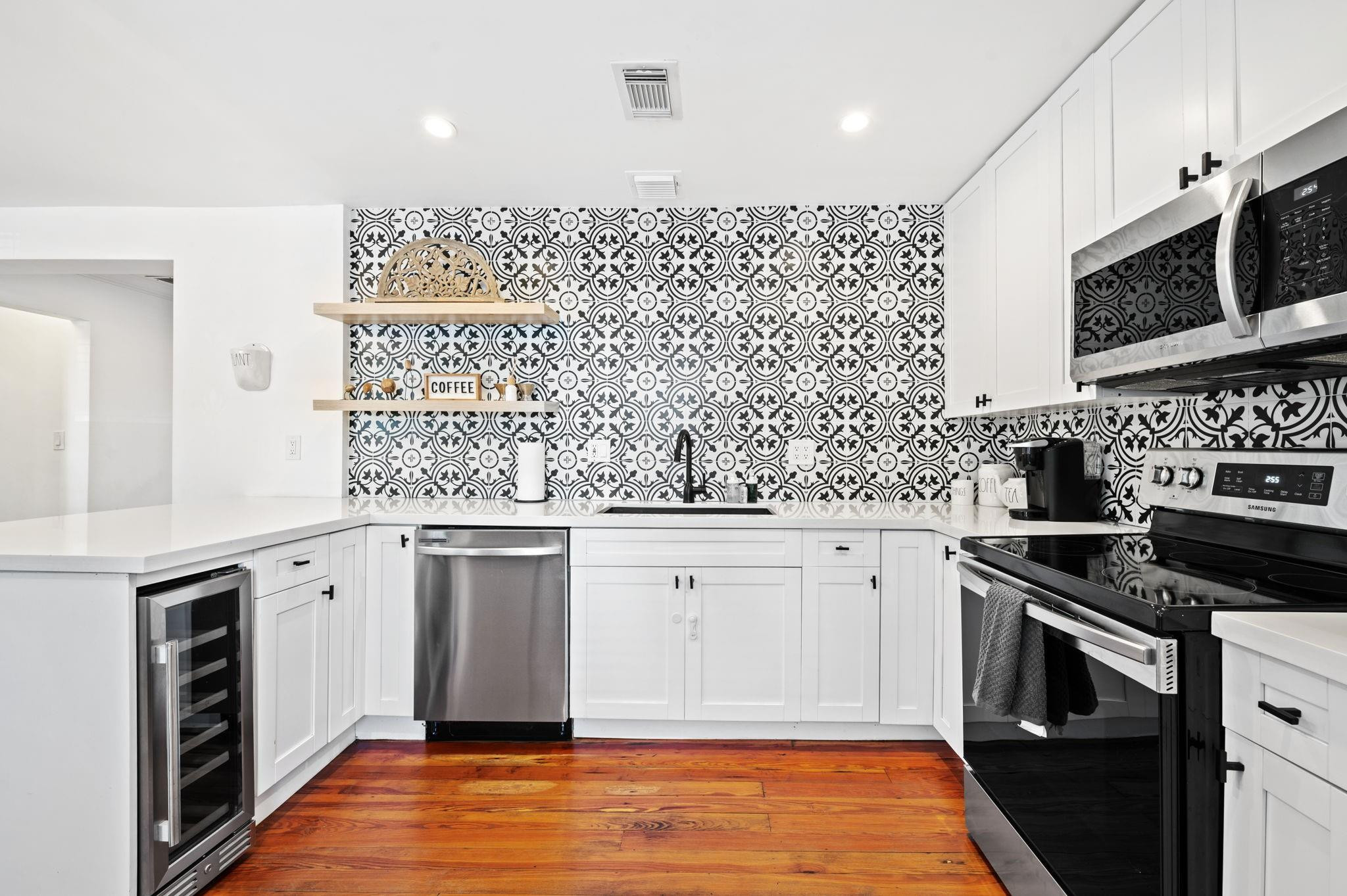 713 Northeast 17th Road Fort Lauderdale, FL 33304 - Photo 8 of 27 Photo 8