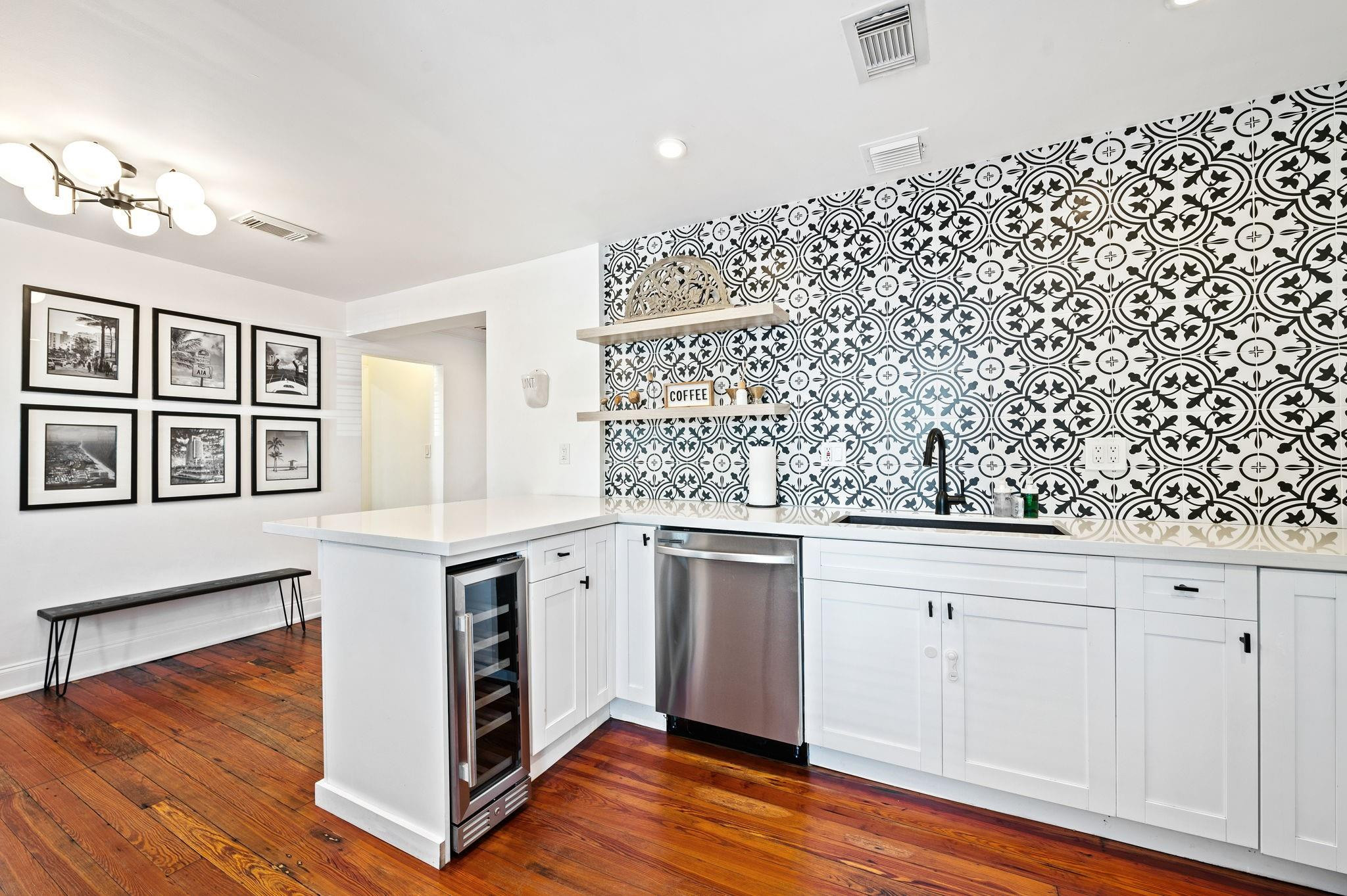 713 Northeast 17th Road Fort Lauderdale, FL 33304 - Photo 10 of 27 Photo 10