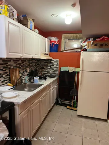 $574,999 | 256 Maple Parkway | Mariners Harbor