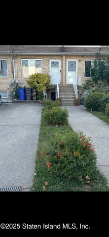 $574,999 | 256 Maple Parkway | Mariners Harbor