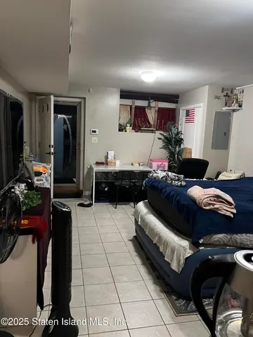 $574,999 | 256 Maple Parkway | Mariners Harbor