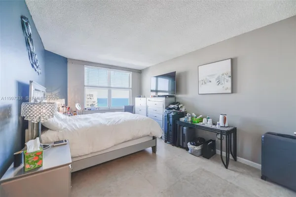 $2,800 | 1950 South Ocean Drive, Unit 20D, Hallandale Beach, FL 33009