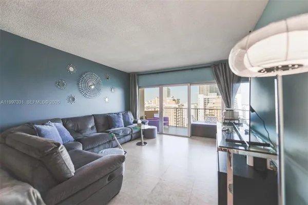 $2,800 | 1950 South Ocean Drive, Unit 20D, Hallandale Beach, FL 33009