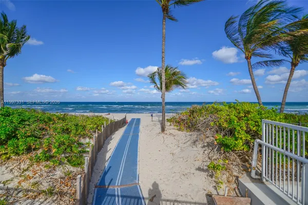 $2,800 | 1950 South Ocean Drive, Unit 20D, Hallandale Beach, FL 33009