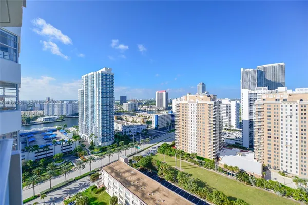 $2,800 | 1950 South Ocean Drive, Unit 20D, Hallandale Beach, FL 33009