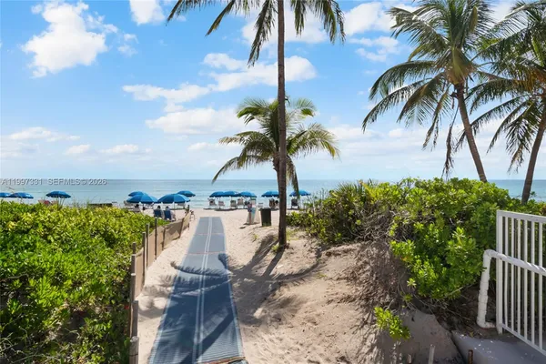 $2,800 | 1950 South Ocean Drive, Unit 20D, Hallandale Beach, FL 33009