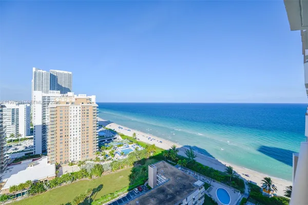 $2,800 | 1950 South Ocean Drive, Unit 20D, Hallandale Beach, FL 33009