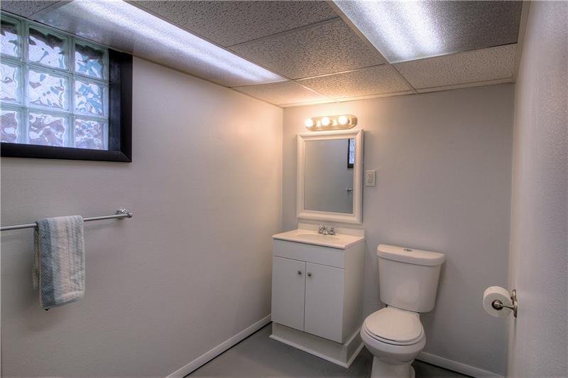 313 Webster Street Rochester, PA 15074 - Photo 23 of 25