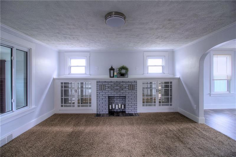 313 Webster Street Rochester, PA 15074 - Photo 4 of 25