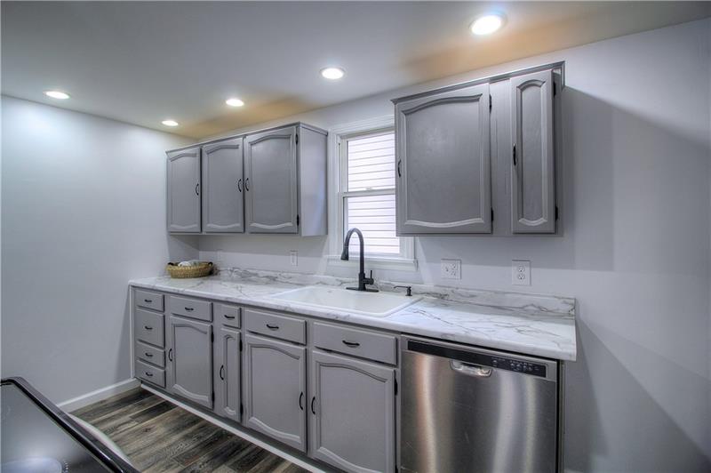 313 Webster Street Rochester, PA 15074 - Photo 8 of 25