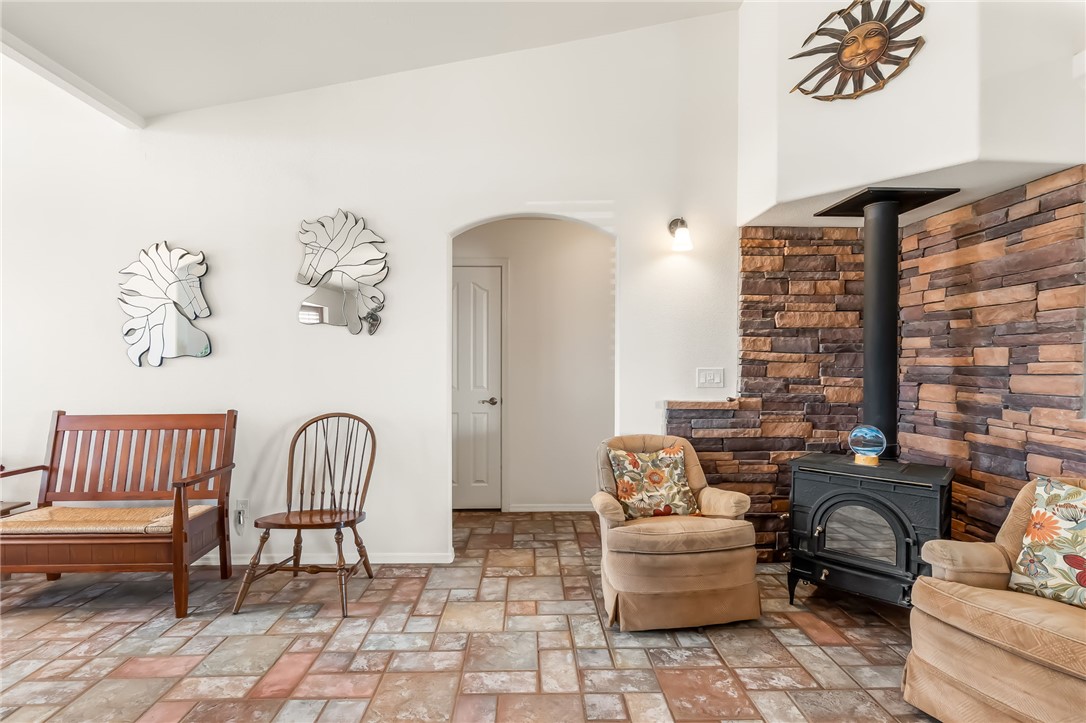 2205 East Cactus Wren Road Kingman, AZ 86409 - Photo 7 of 68 Sitting Room