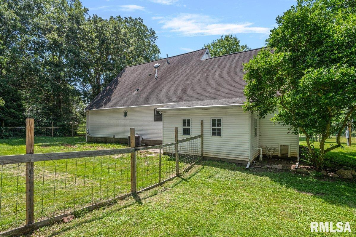 9127 East Loami Road Loami, IL 62661 - Photo 34 of 53