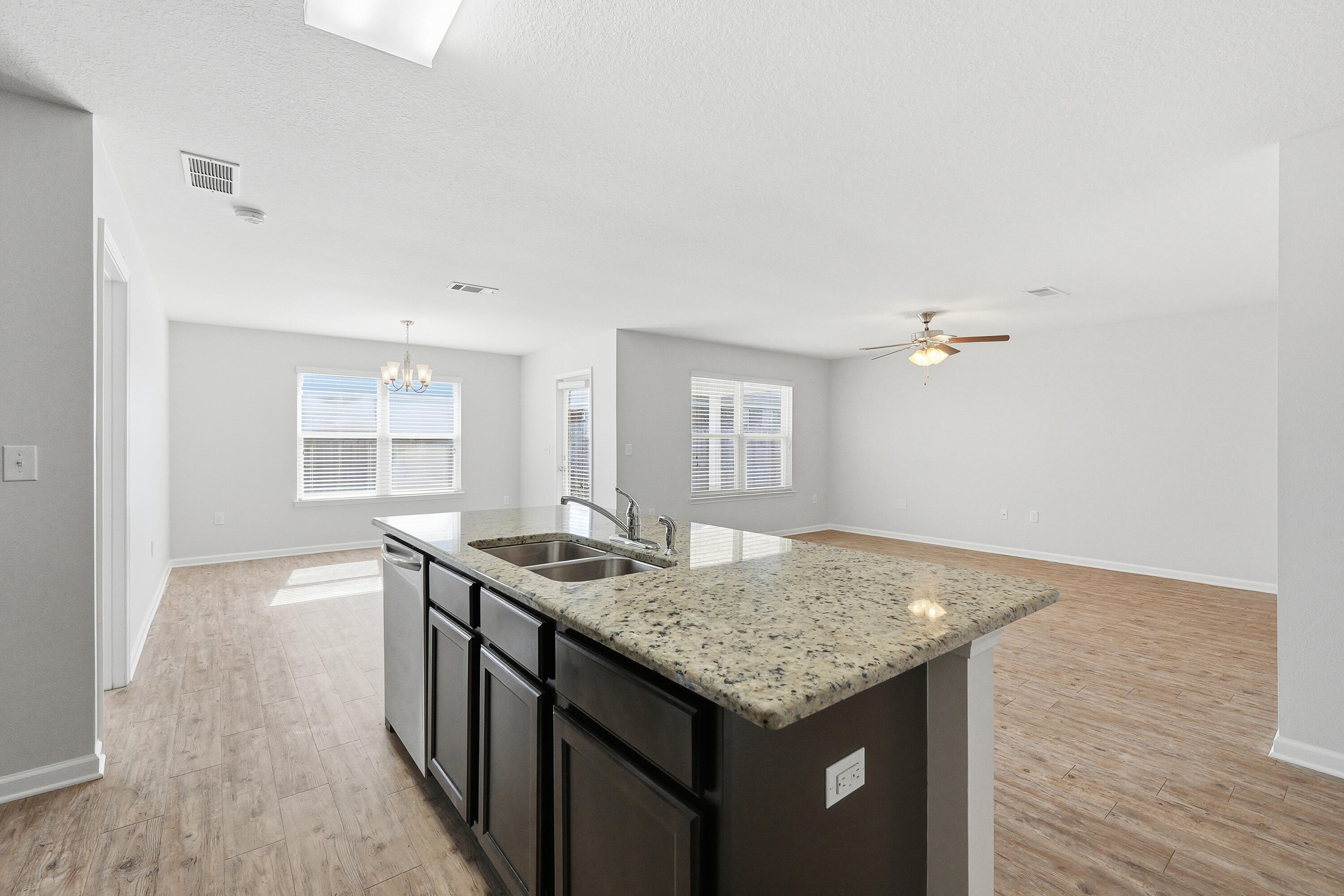 727 Widgeon Way Crestview, FL 32539 - Photo 6 of 41 727 Widgeon Way-44