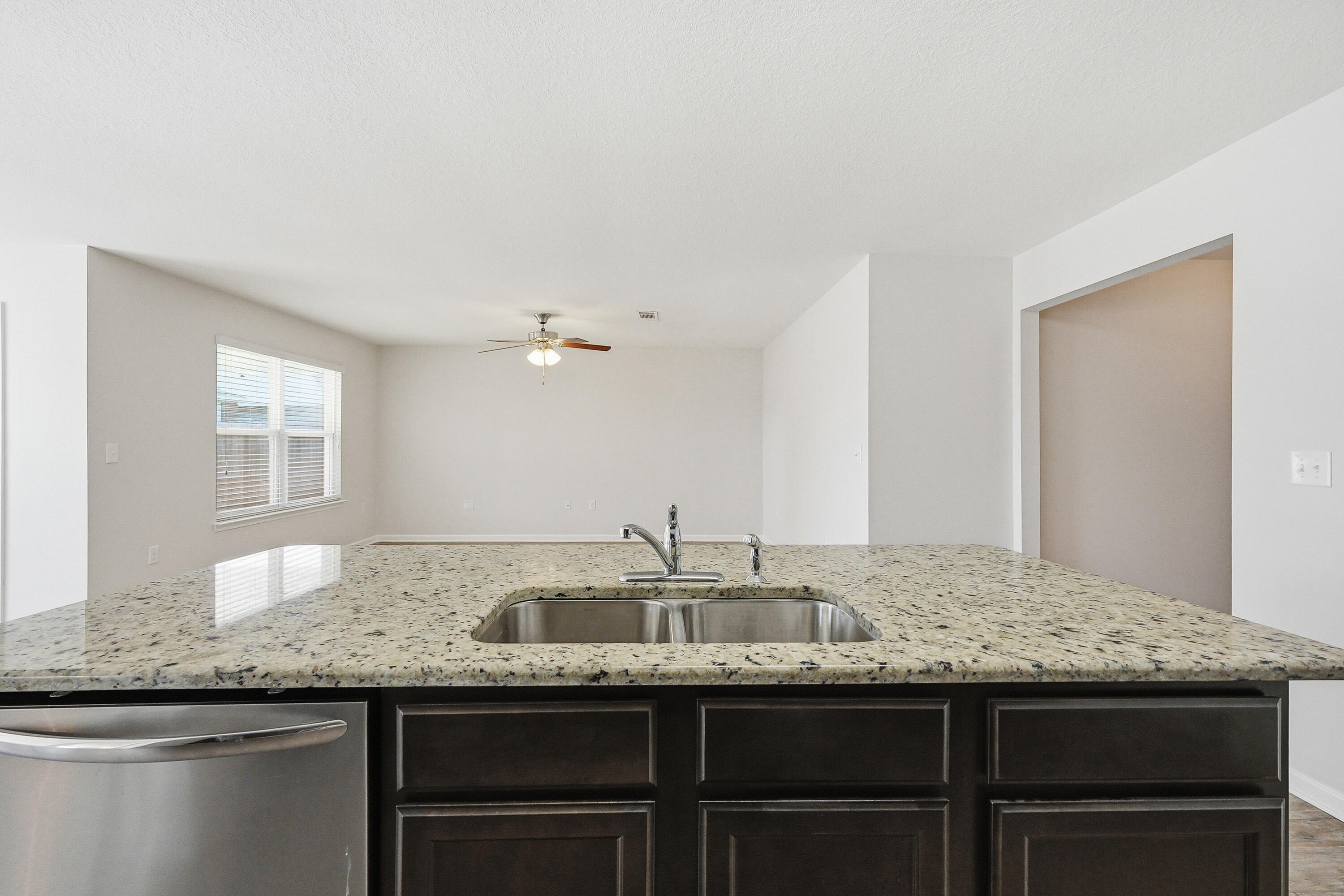 727 Widgeon Way Crestview, FL 32539 - Photo 6 of 41 727 Widgeon Way-39