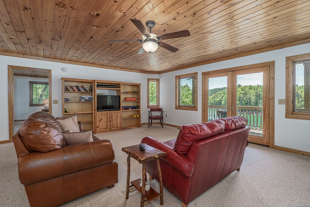 509 Lonesome Pine Road Murphy, NC 28906 - Photo 26 of 70 a living room with furniture and a large window