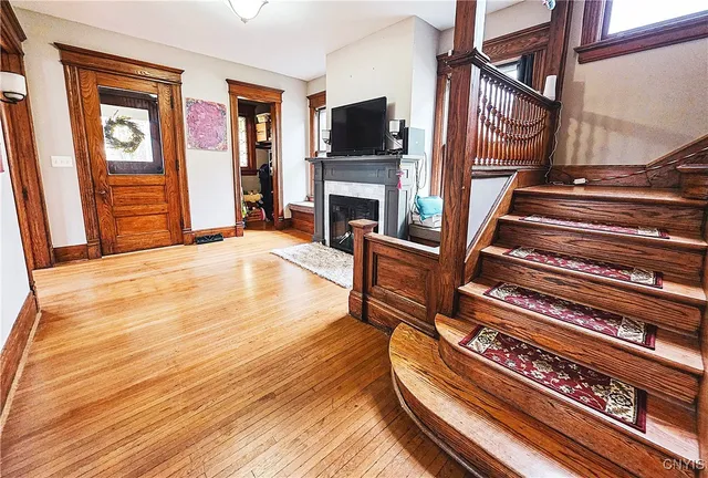 $249,900 | 118 East Genesee Street, Auburn, NY 13021