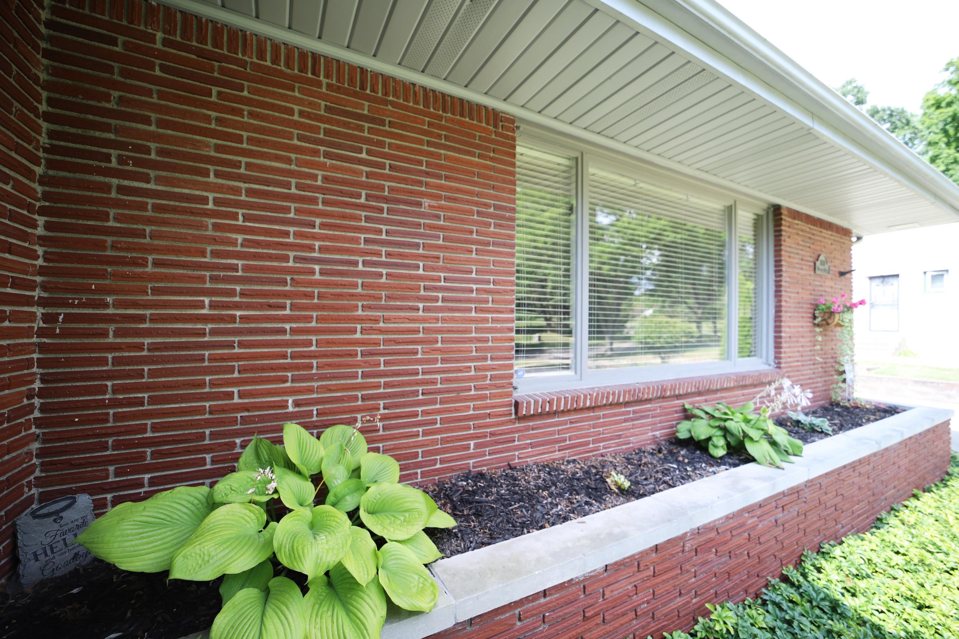 1910 Hampden Road Flint, MI 48503 - Photo 27 of 38 50088681-26.JPG