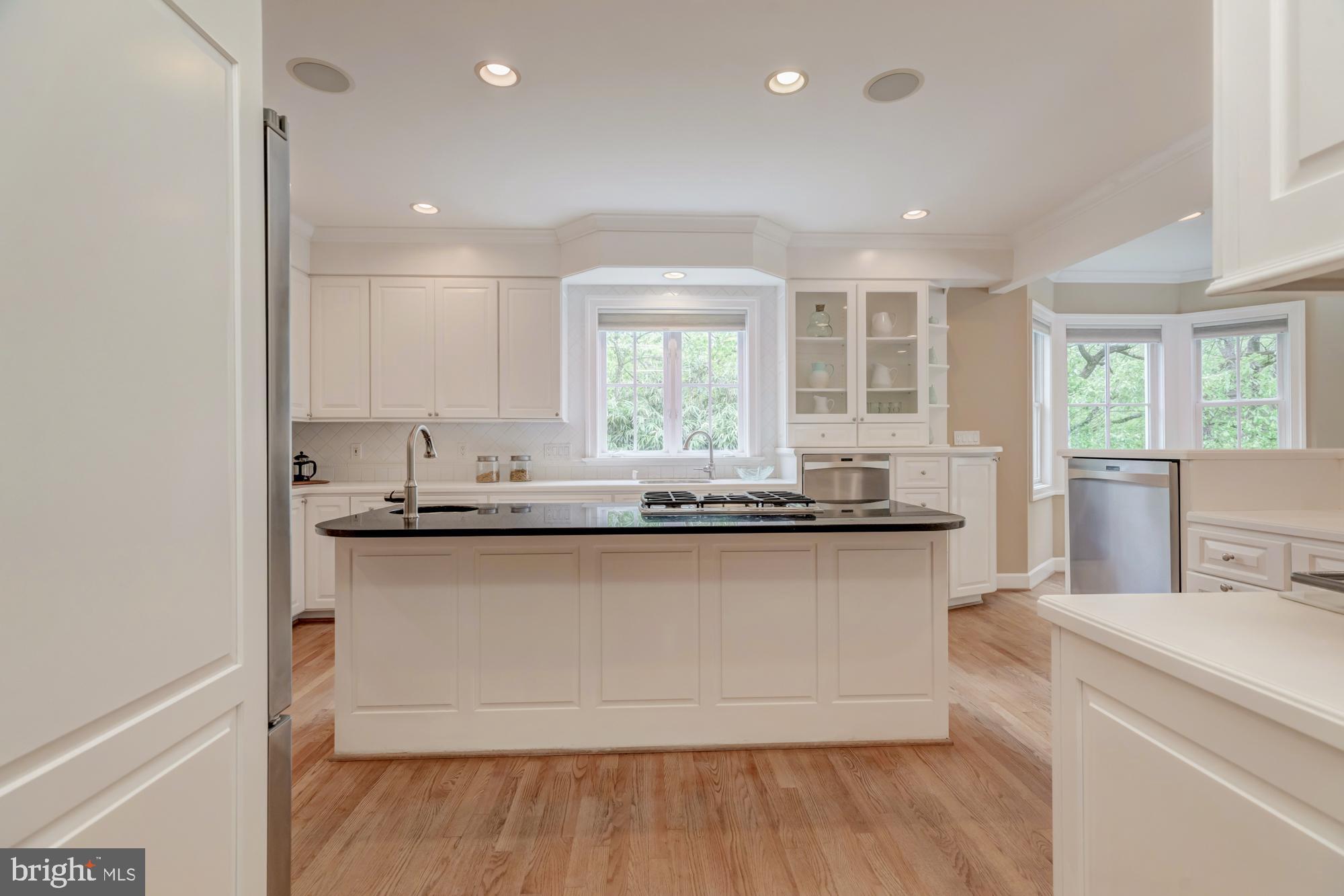 4052 Hunt Road Fairfax, VA 22032 - Photo 11 of 49 Kitchen with island