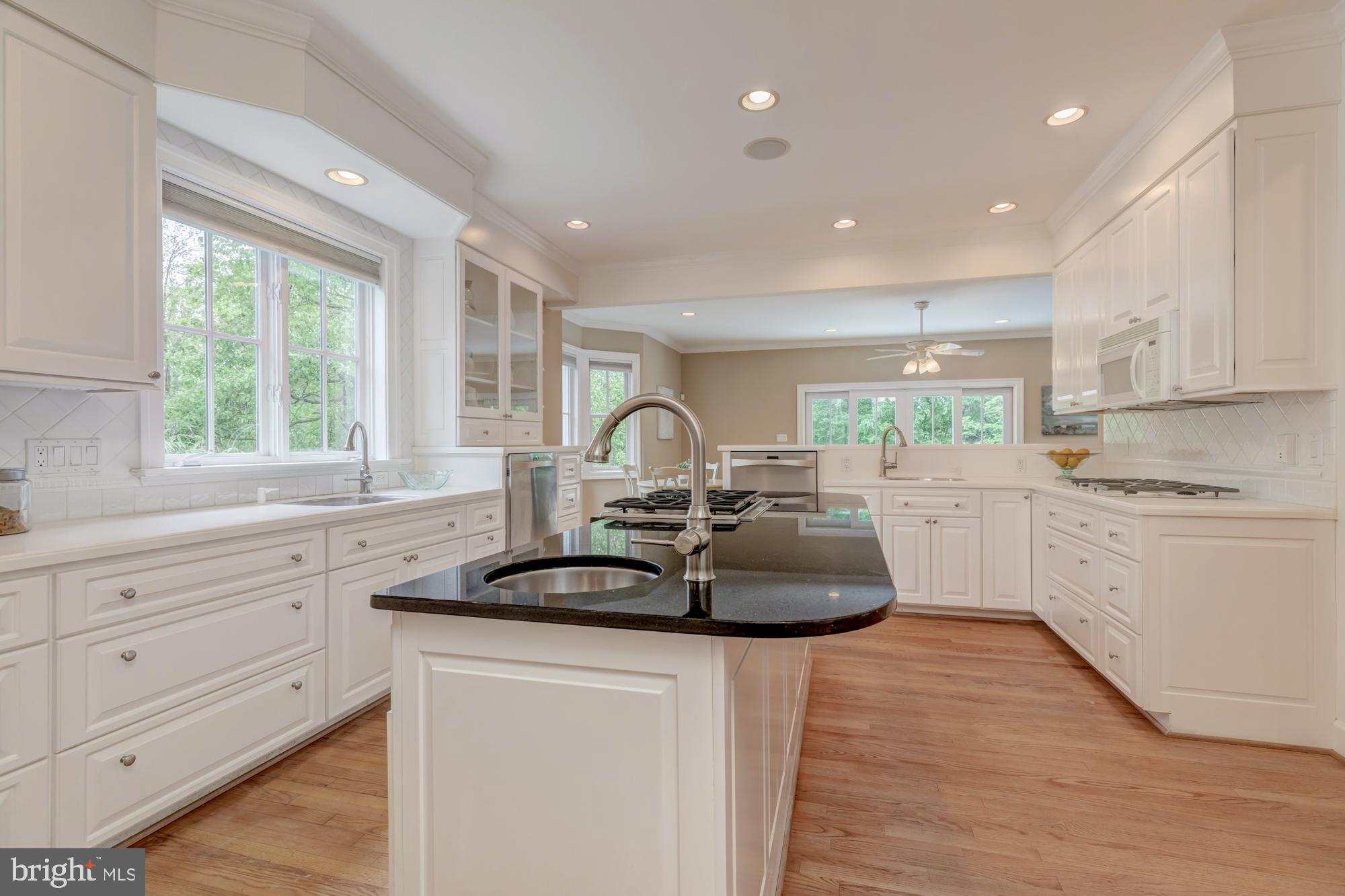 4052 Hunt Road Fairfax, VA 22032 - Photo 12 of 49 Gallery Image 12
