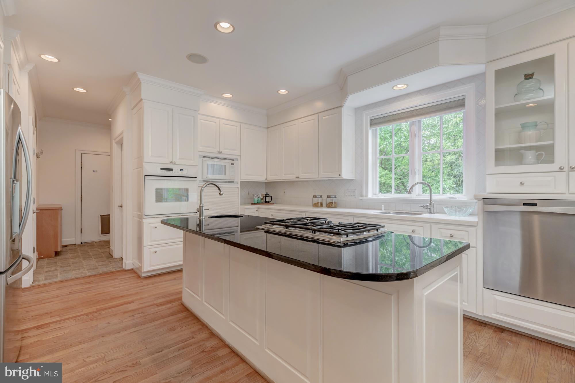 4052 Hunt Road Fairfax, VA 22032 - Photo 14 of 49 Kitchen