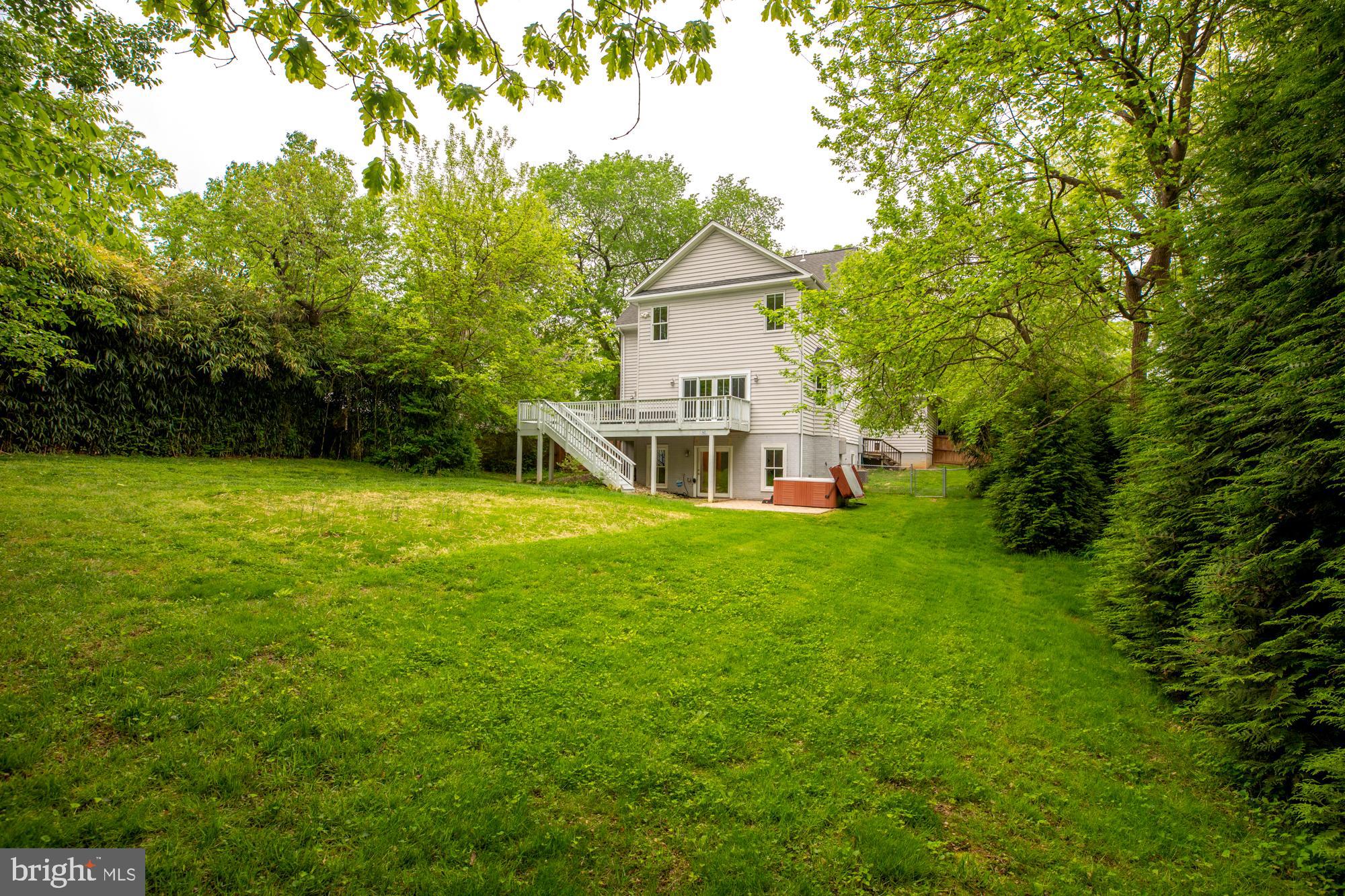 4052 Hunt Road Fairfax, VA 22032 - Photo 41 of 49 Exterior rear of home and yard