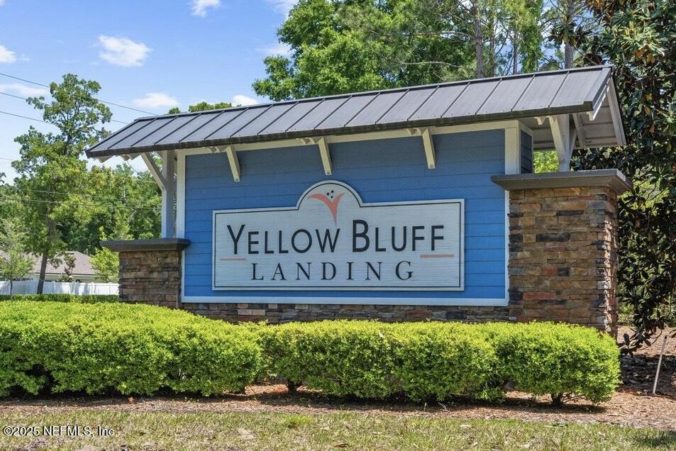 15672 Tisons Bluff Road Jacksonville, FL 32218 - Photo 2 of 42 a sign on the side of a building