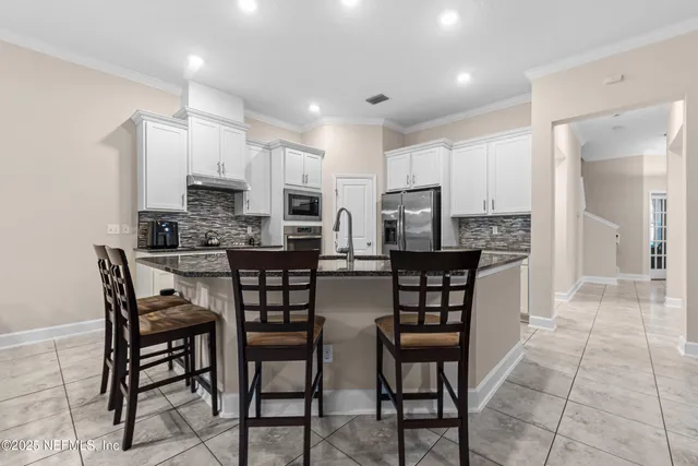 a view of a tennis court