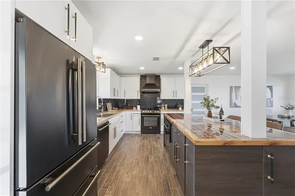 $739,000 | 203 Parkwood Lane, Edgewater, FL 32132