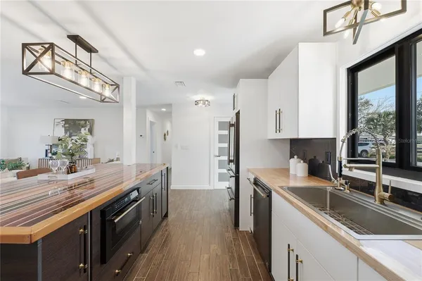 $739,000 | 203 Parkwood Lane, Edgewater, FL 32132