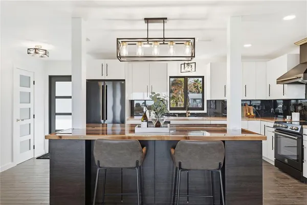 $739,000 | 203 Parkwood Lane, Edgewater, FL 32132