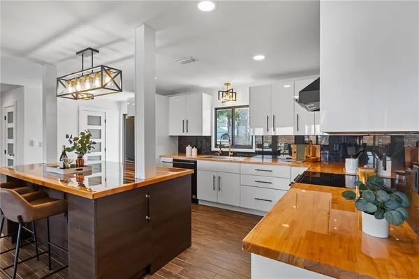 $739,000 | 203 Parkwood Lane, Edgewater, FL 32132