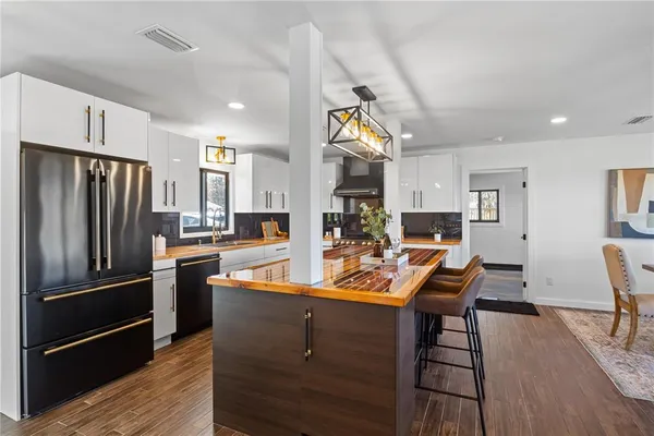 $739,000 | 203 Parkwood Lane, Edgewater, FL 32132