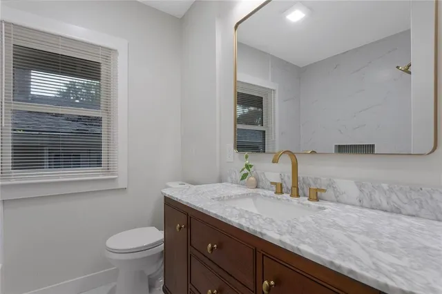 $240,000 | 34 South Jewell Street, Liberty, MO 64068