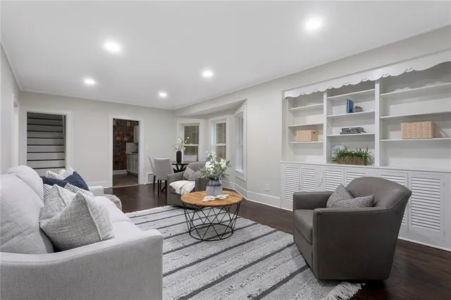 $240,000 | 34 South Jewell Street, Liberty, MO 64068