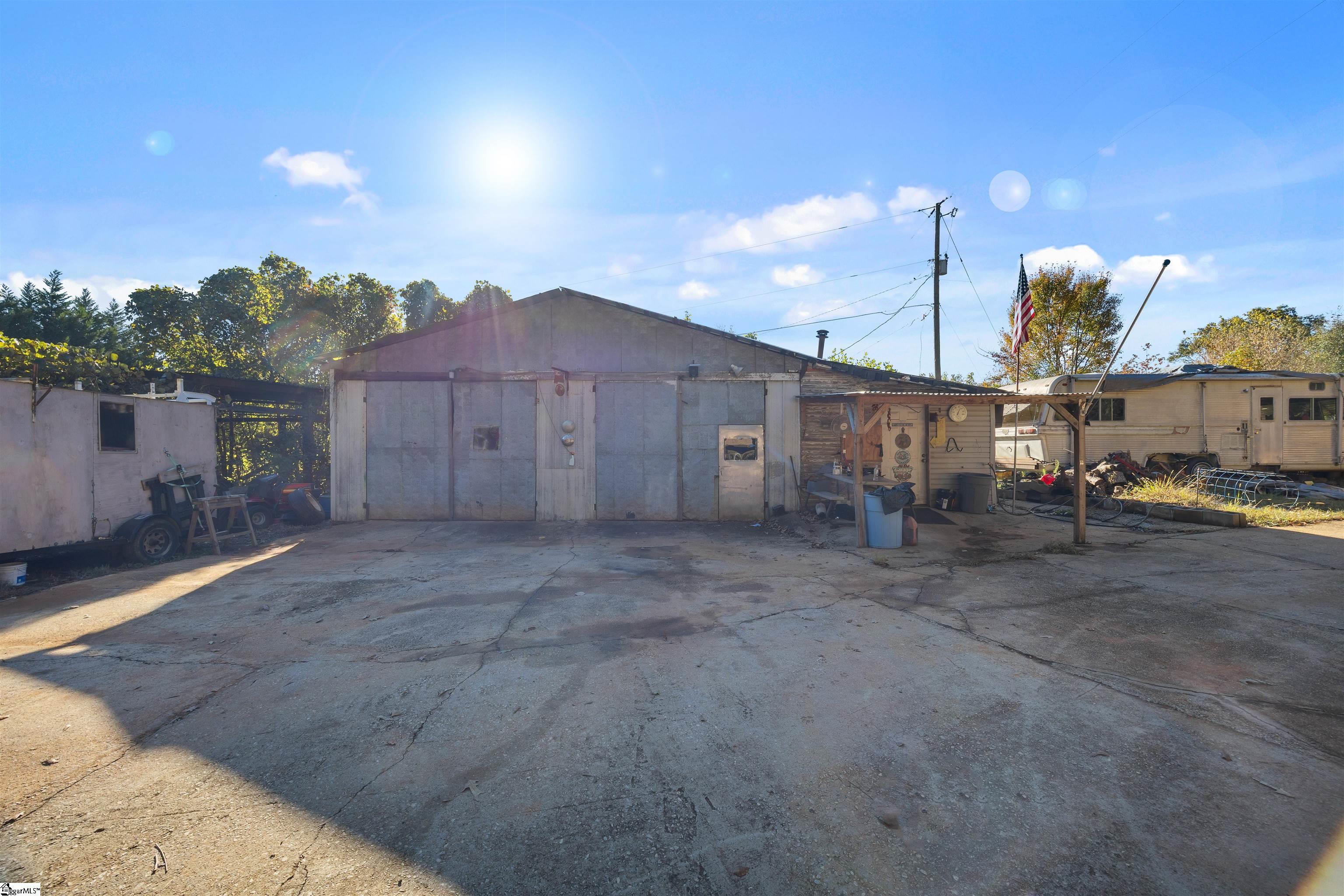 1261 Brockman McClimon Road Greer, SC 29651 - Photo 6 of 14