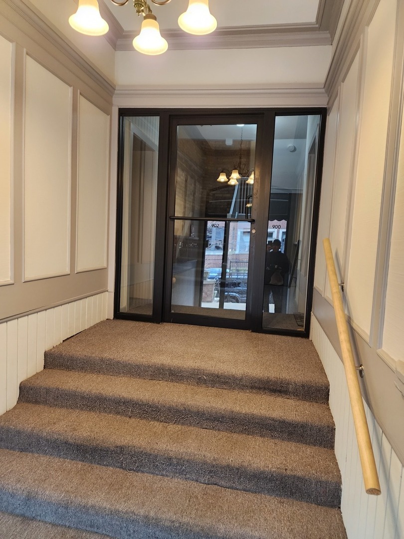 900 West Margate Terrace, Unit 2A Chicago, IL 60640 - Photo 3 of 21
