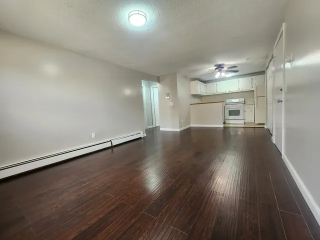 $2,100 | 134 Tyngsboro Road, Unit 10, Chelmsford, MA 01863