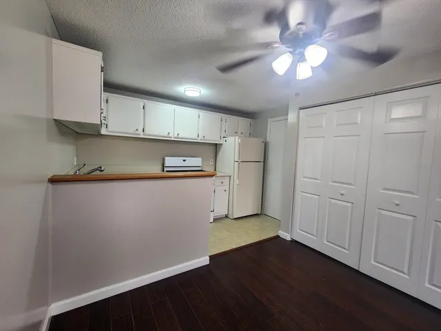 $2,100 | 134 Tyngsboro Road, Unit 10, Chelmsford, MA 01863