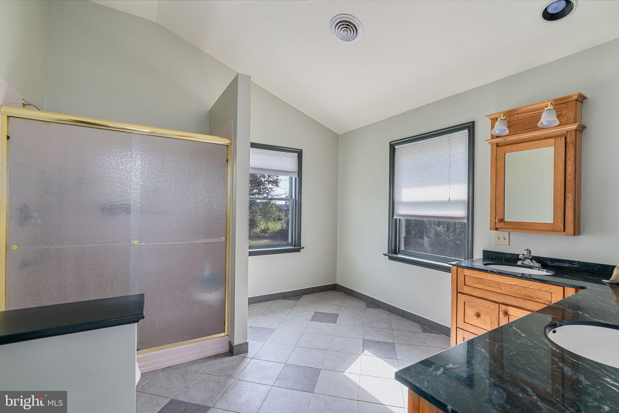 2455 Bedminster Road Perkasie, PA 18944 - Photo 28 of 68