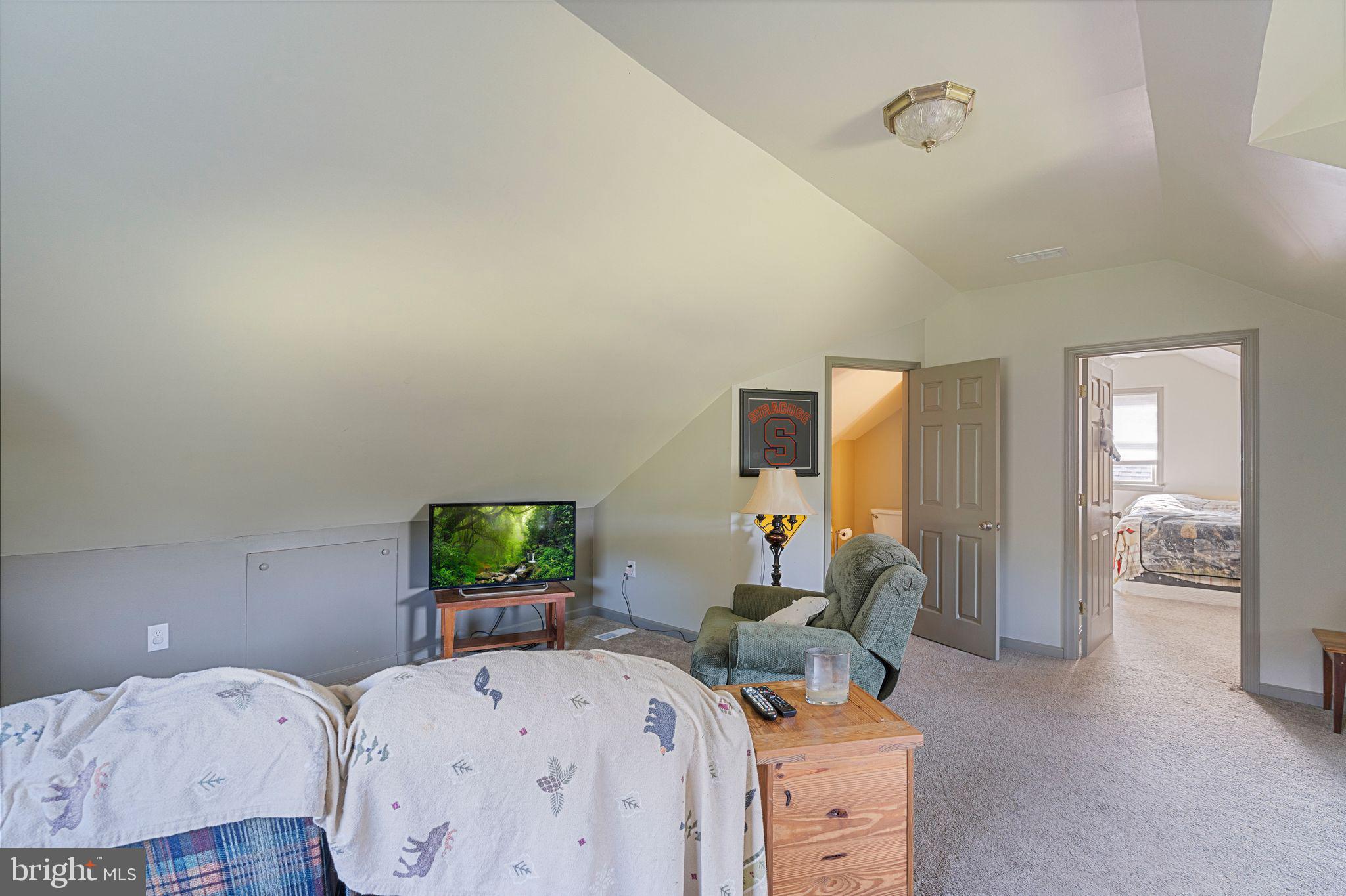 2455 Bedminster Road Perkasie, PA 18944 - Photo 38 of 68