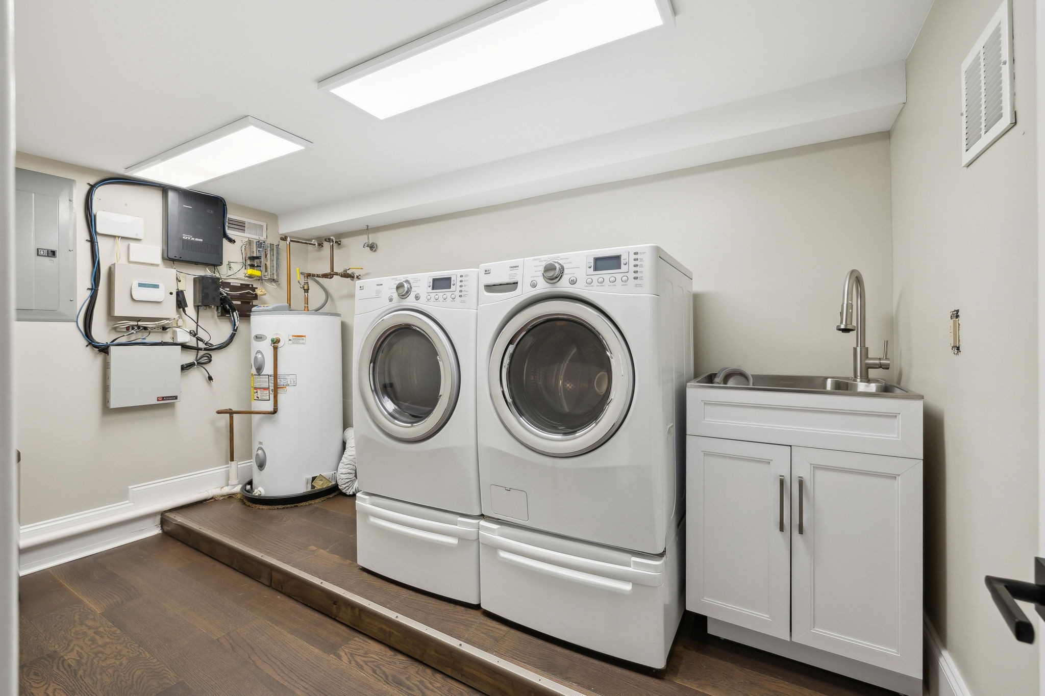 3110 McMillan Road Franklin, TN 37064 - Photo 47 of 96 a utility room with dryer and washer
